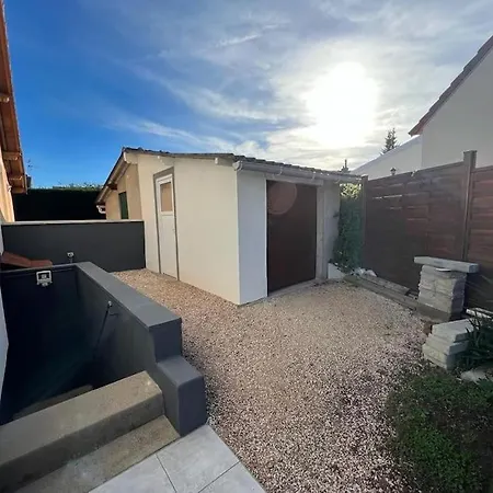 Jolie Maison, Jardin Et Parking Desertines  Exterior foto