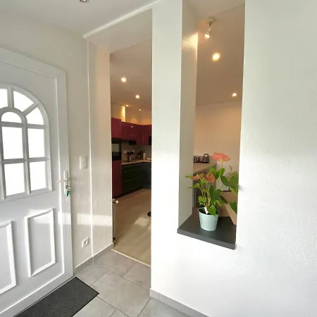 Jolie Maison, Jardin Et Parking Desertines  Exterior foto